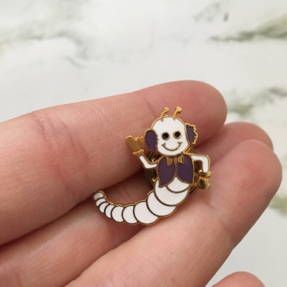 Vintage book worm pin! - Picture 2 of 5